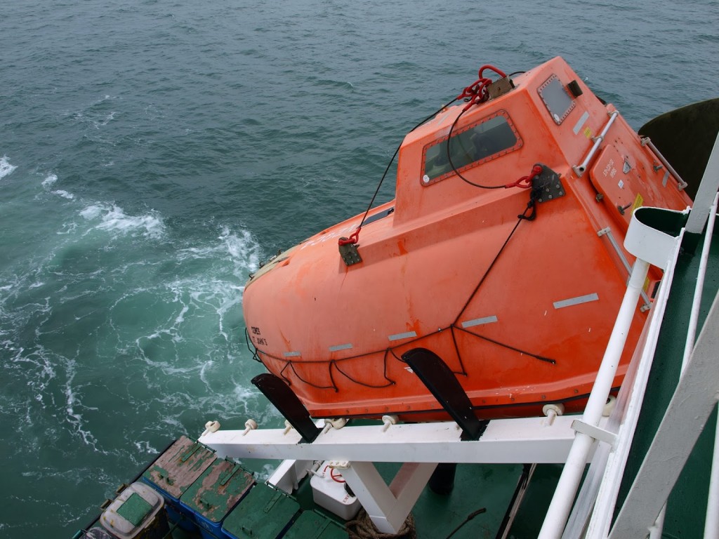 Das Rettungsboot ist ausgestattet mit moderner Technik, Proviant und Frischwasser